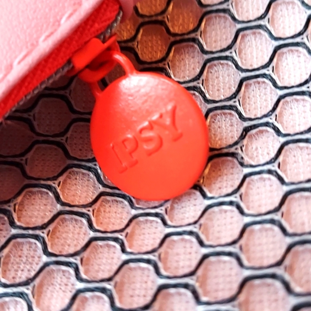 Ipsy makeup bag - Picture 3 of 3